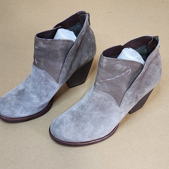 Kork-Ease Two-Tone Gray Ankle Booties Sz 8.5 - Picture 4 of 11